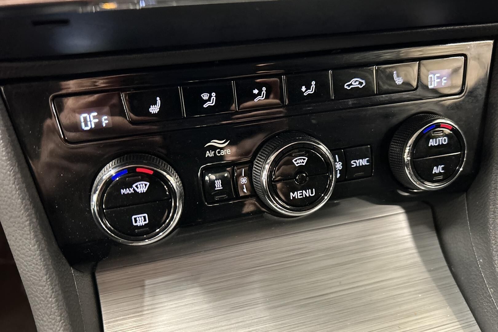 Skoda Superb iso kuva 18