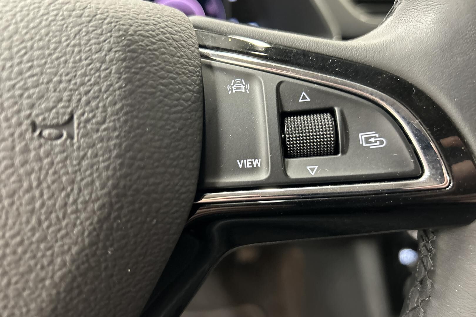 Skoda Superb iso kuva 23