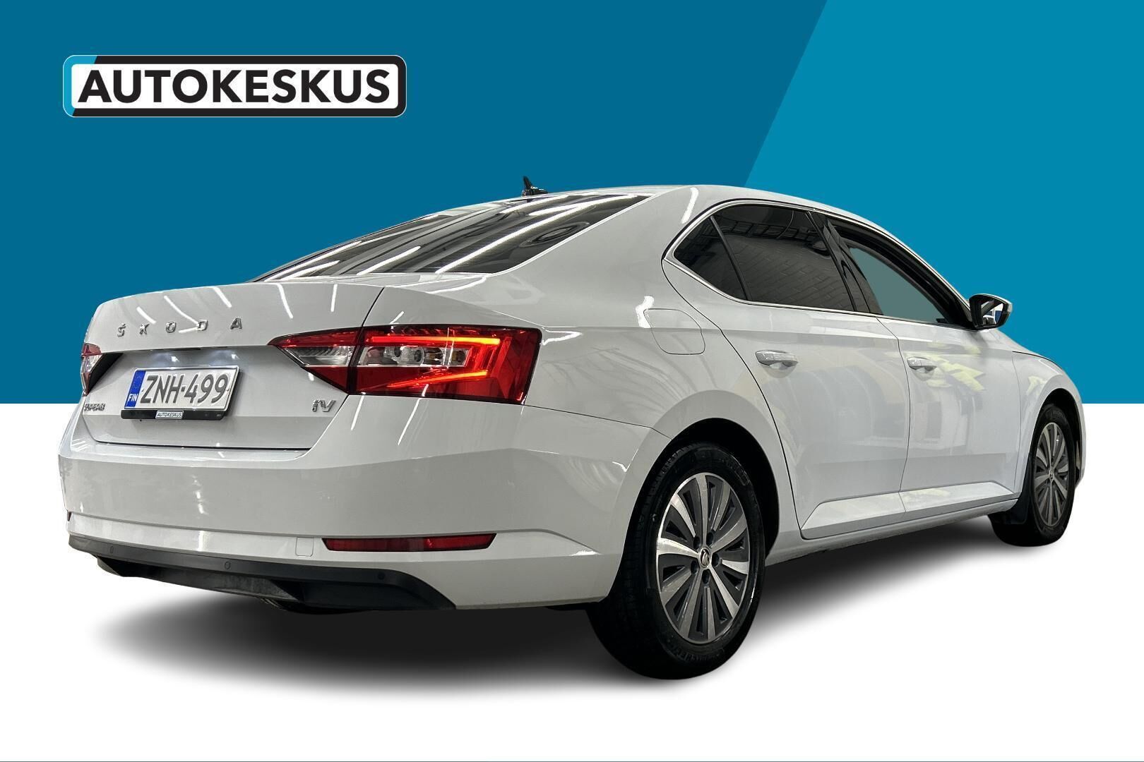 Skoda Superb iso kuva 3