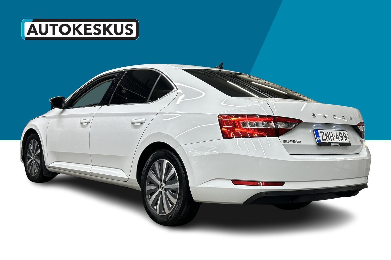 Skoda Superb iso kuva 4
