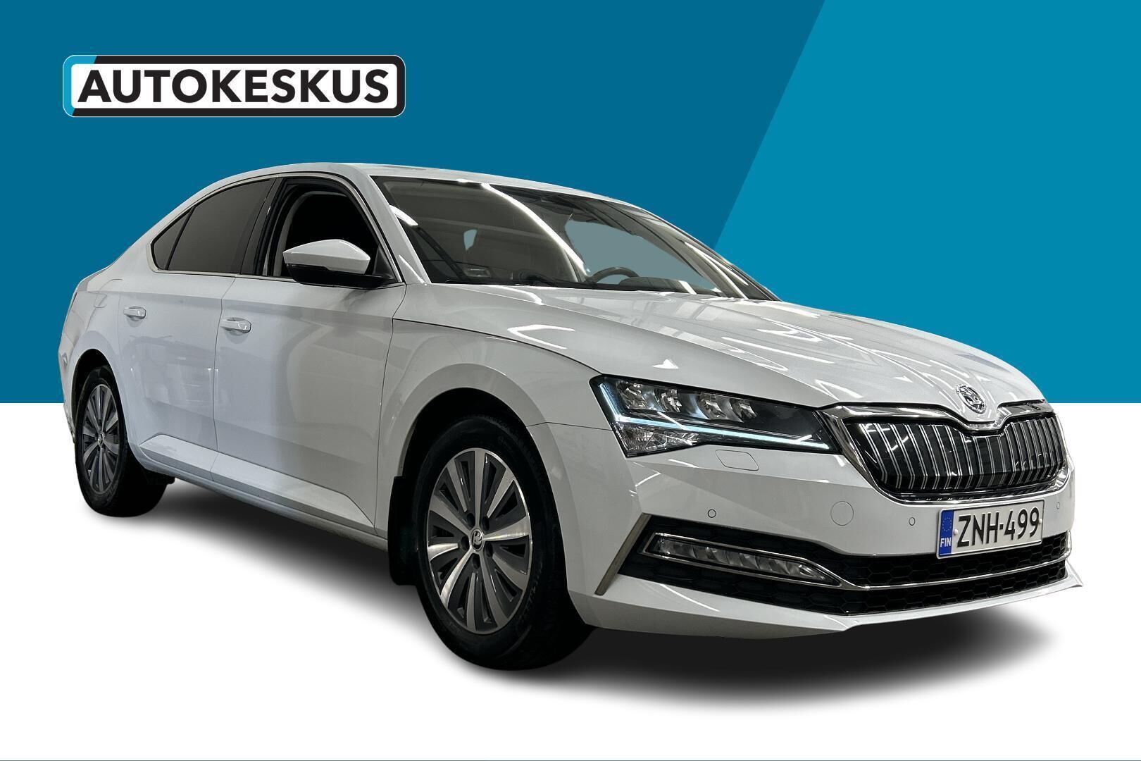 Skoda Superb iso kuva 8