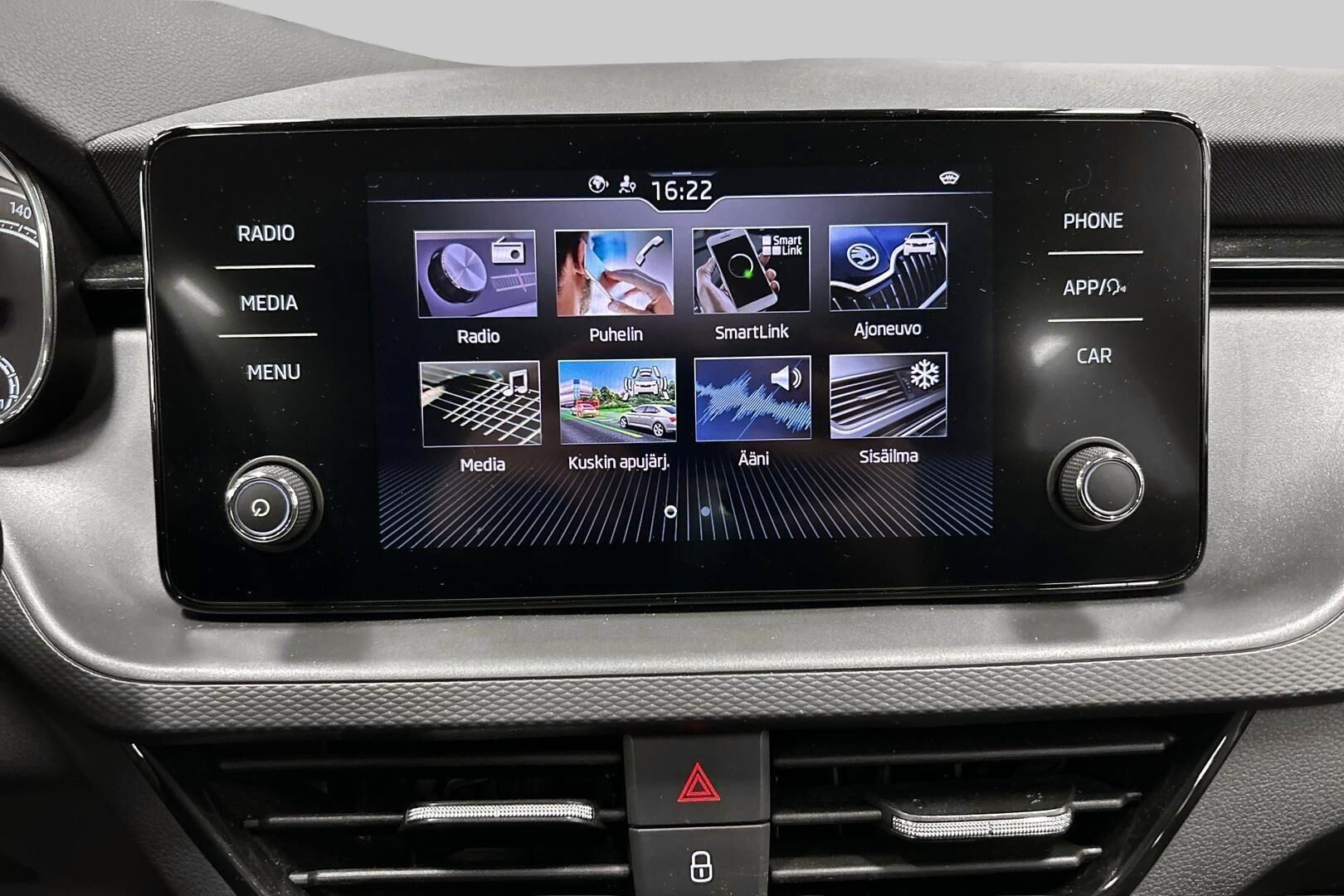 Skoda Scala iso kuva 14