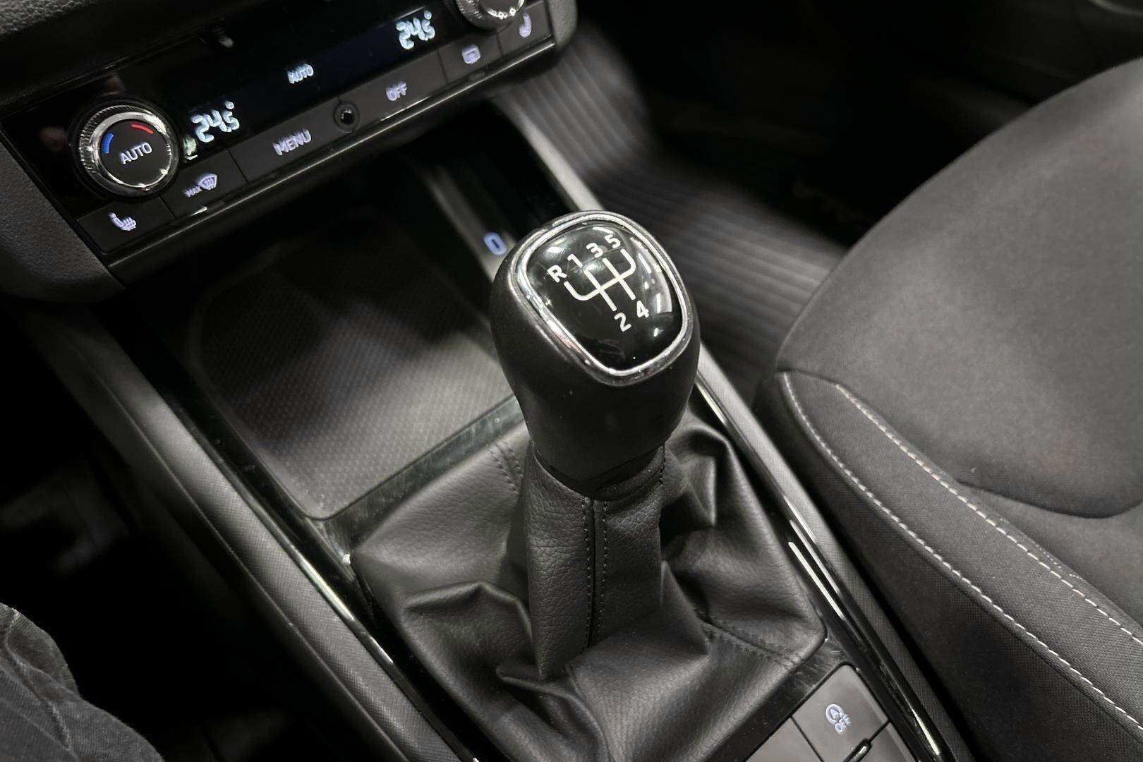 Skoda Scala iso kuva 17