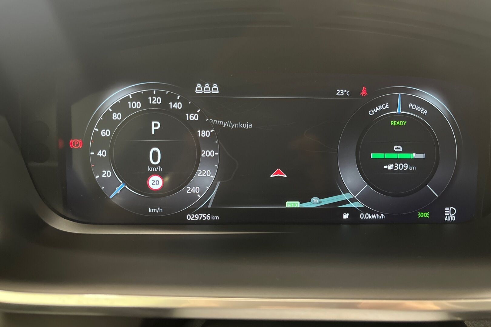 Jaguar I-PACE iso kuva 11