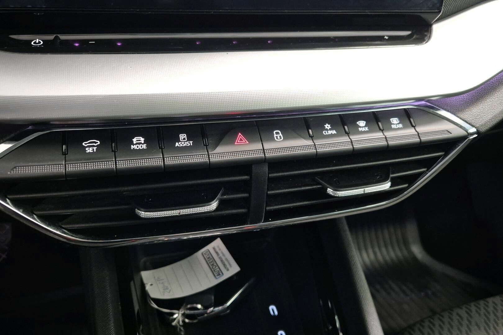 Skoda Octavia iso kuva 16