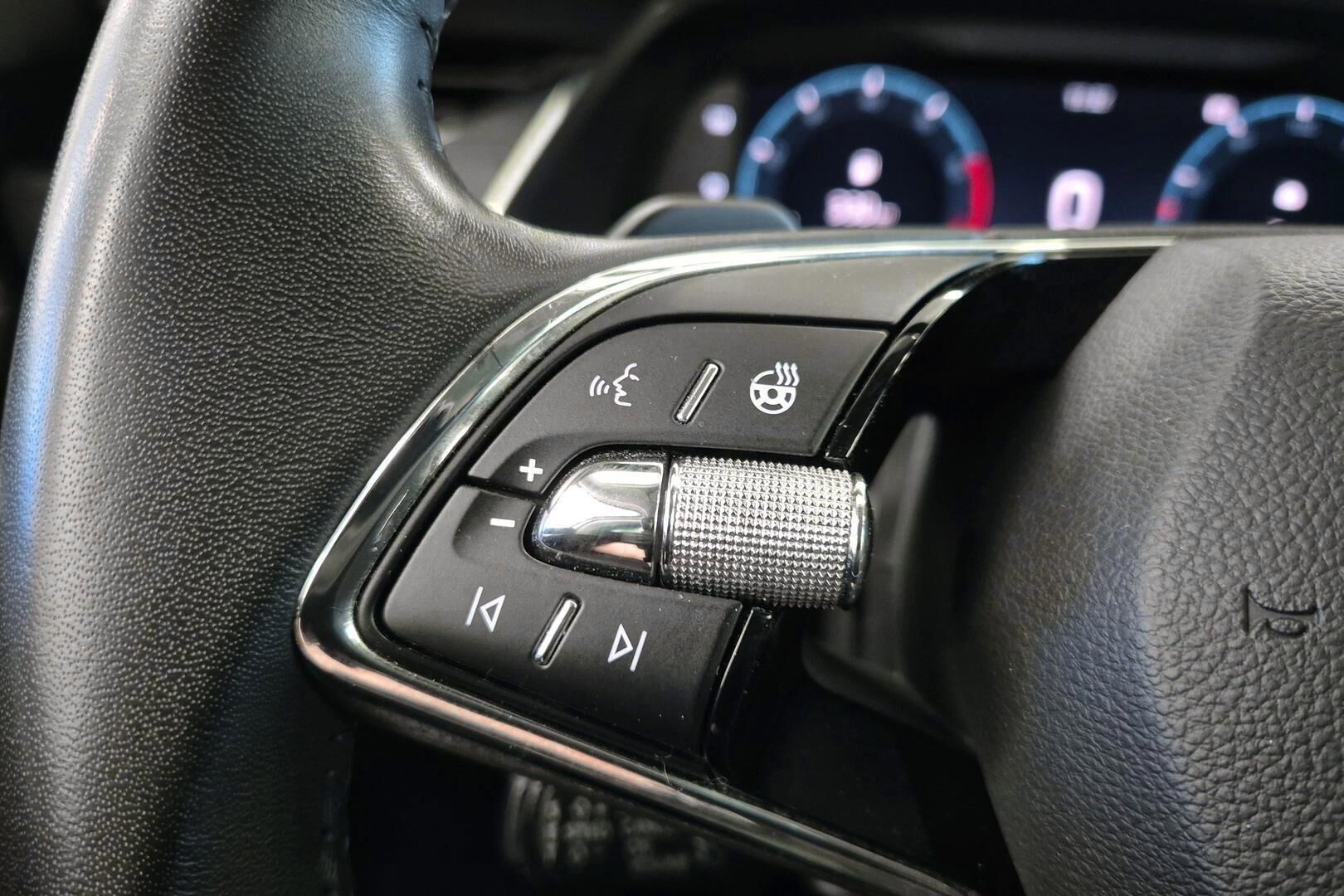 Skoda Octavia iso kuva 19