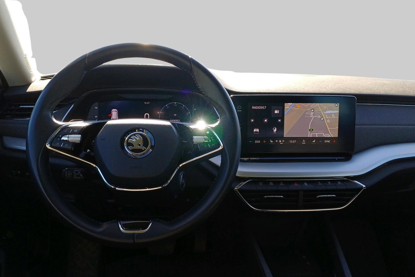 Skoda Octavia iso kuva 2