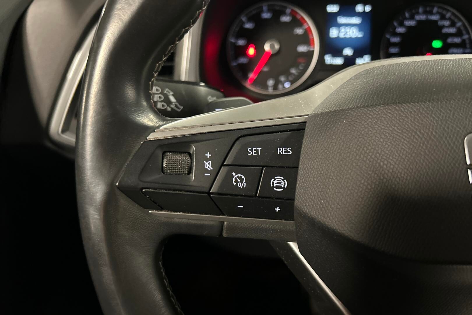 Seat Ateca iso kuva 27