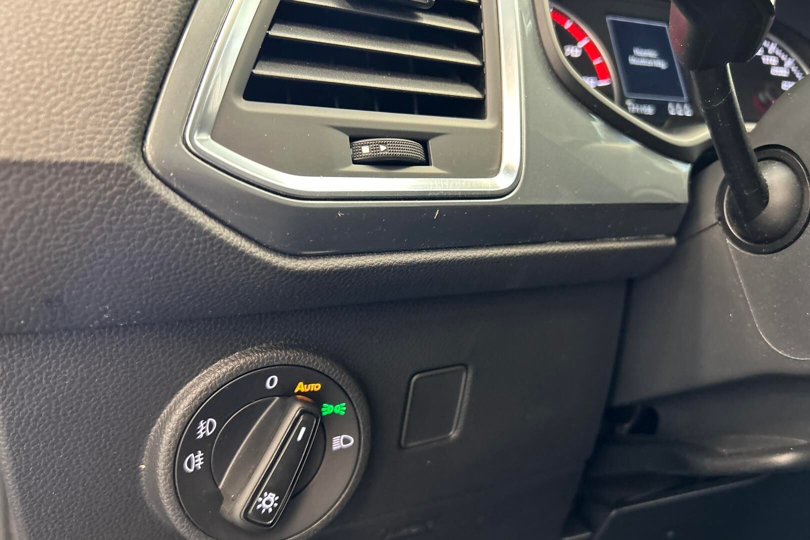 Seat Ateca iso kuva 18