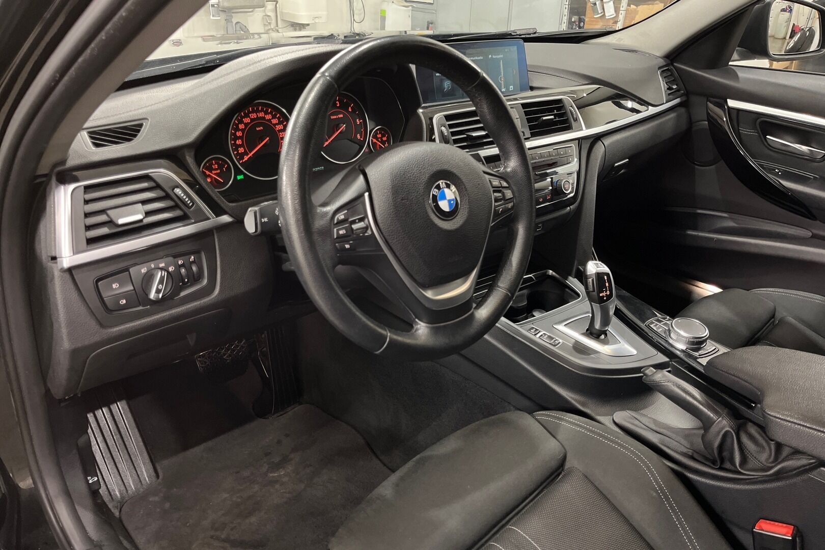BMW 3-sarja iso kuva 7