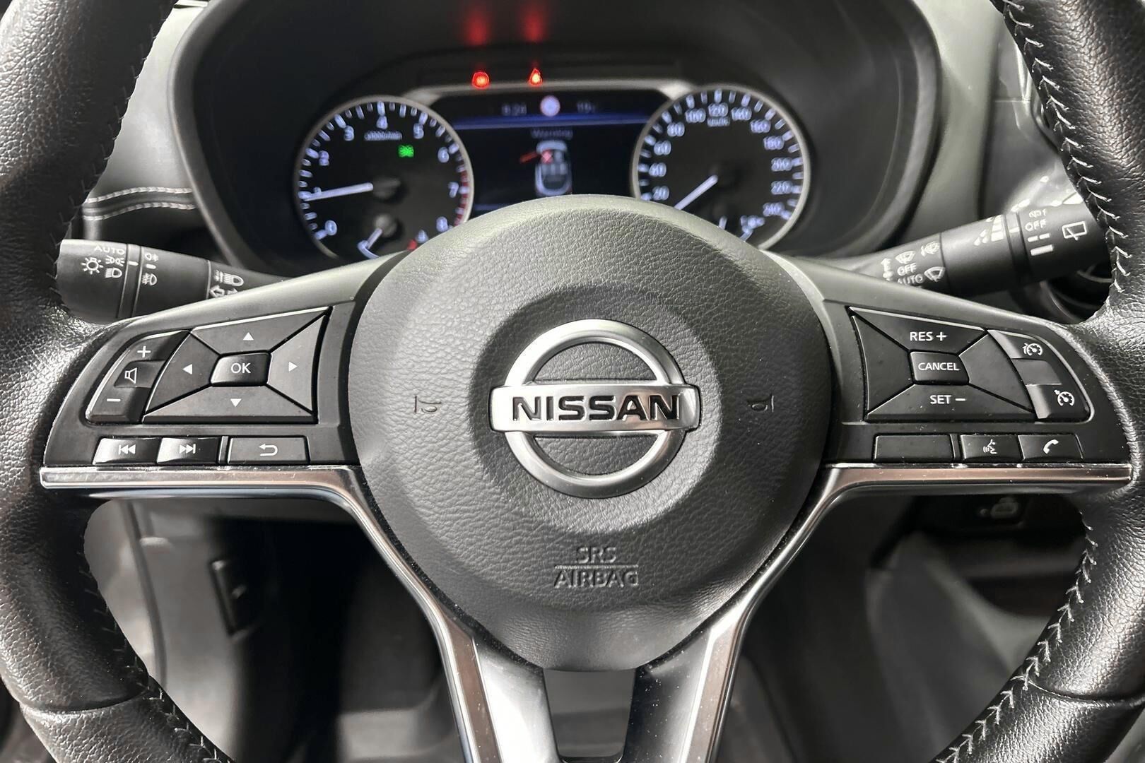 Nissan Juke iso kuva 16