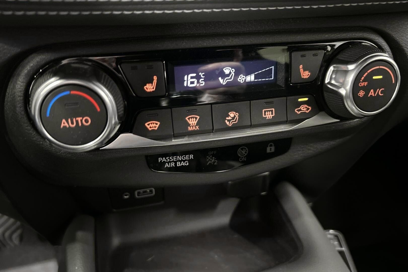 Nissan Juke iso kuva 19