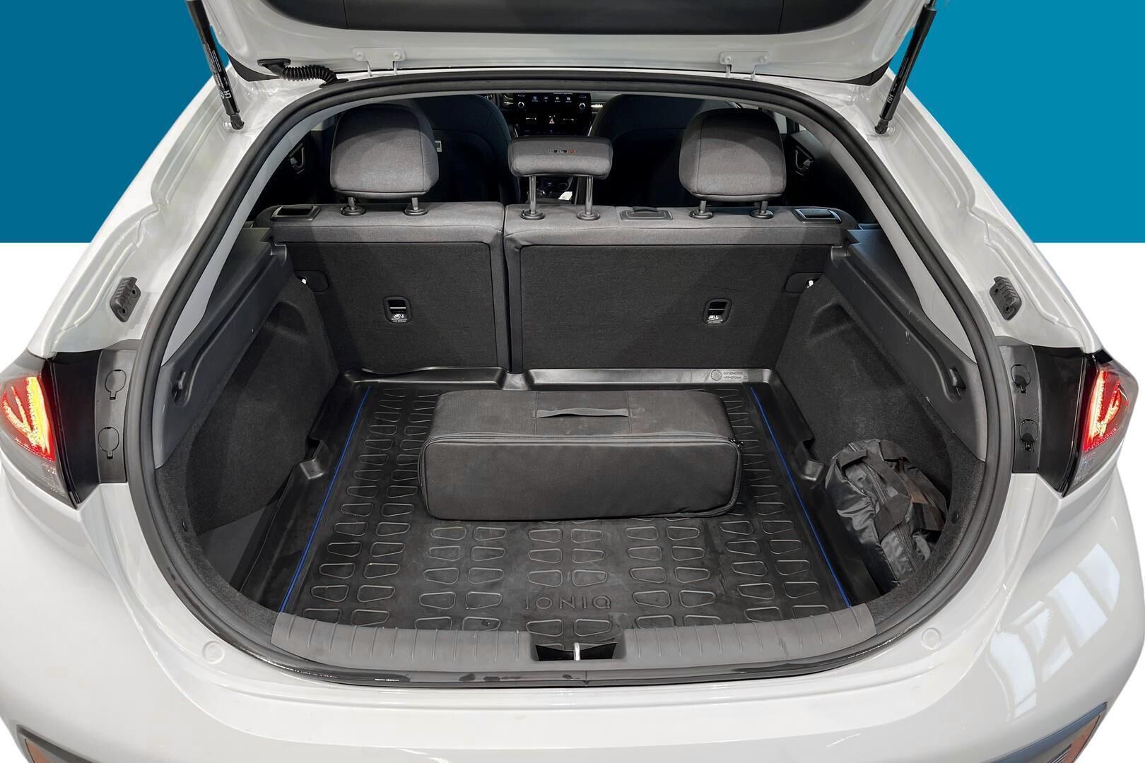 Hyundai IONIQ electric iso kuva 12