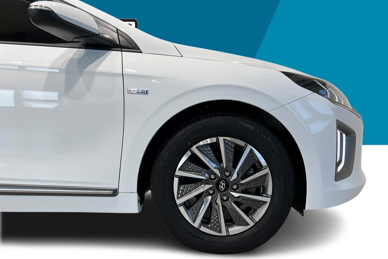 Hyundai IONIQ electric iso kuva 13