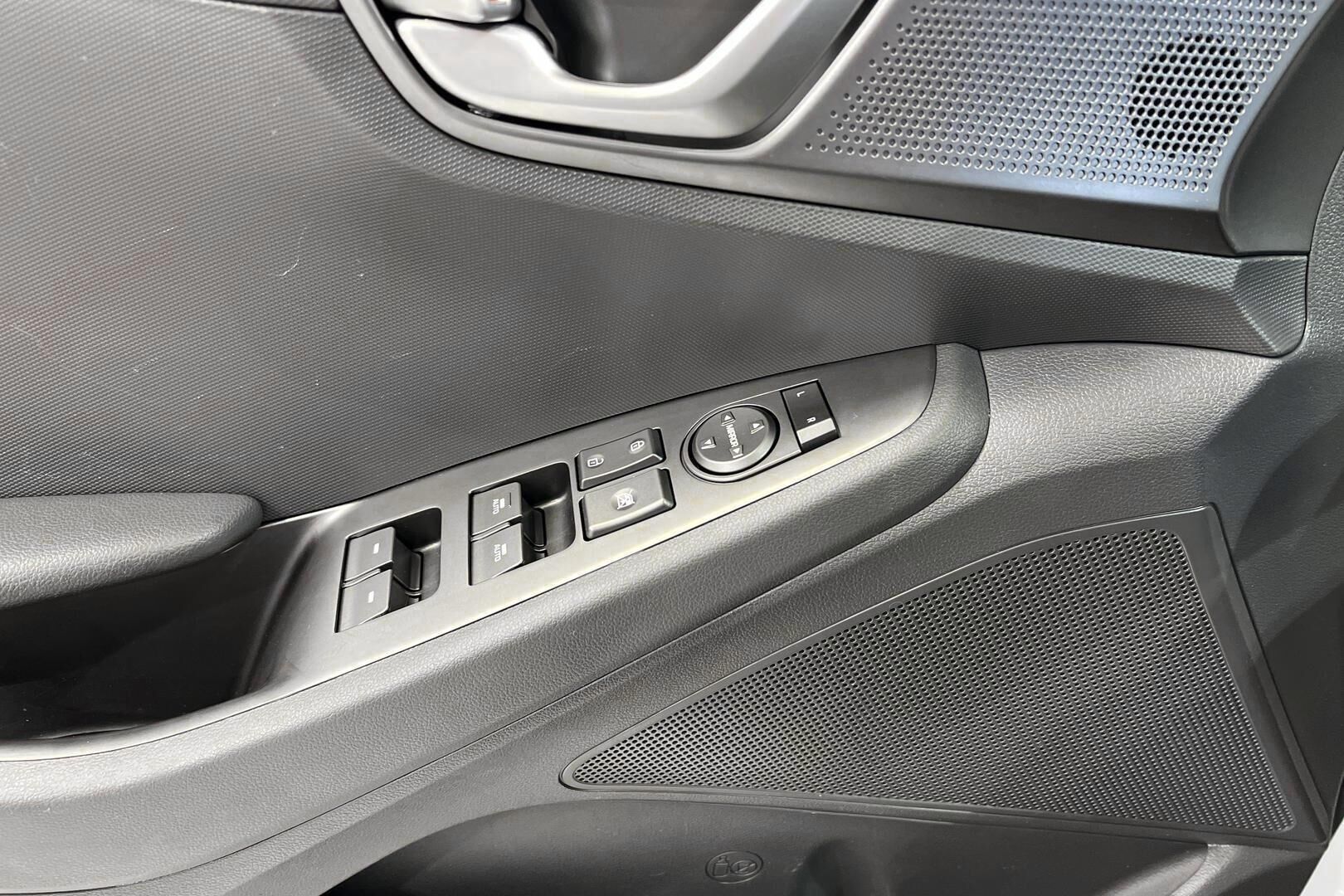 Hyundai IONIQ electric iso kuva 25