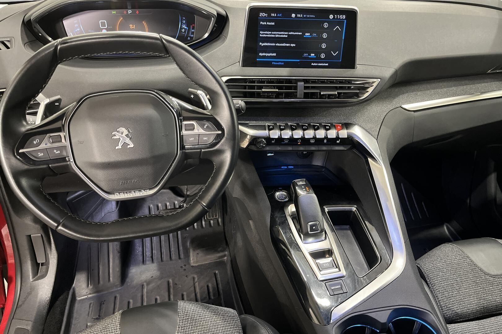 Peugeot 3008 iso kuva 11
