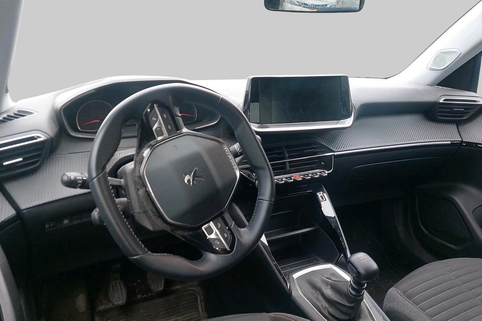 Peugeot 2008 iso kuva 2