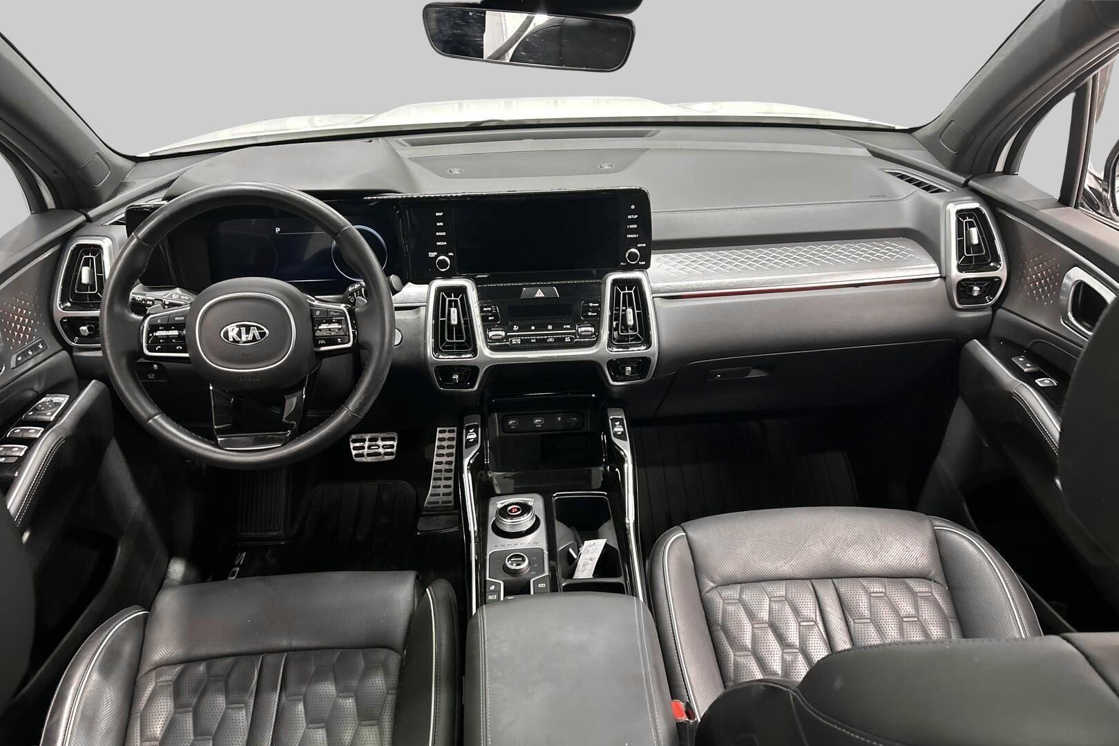 Kia Sorento iso kuva 10