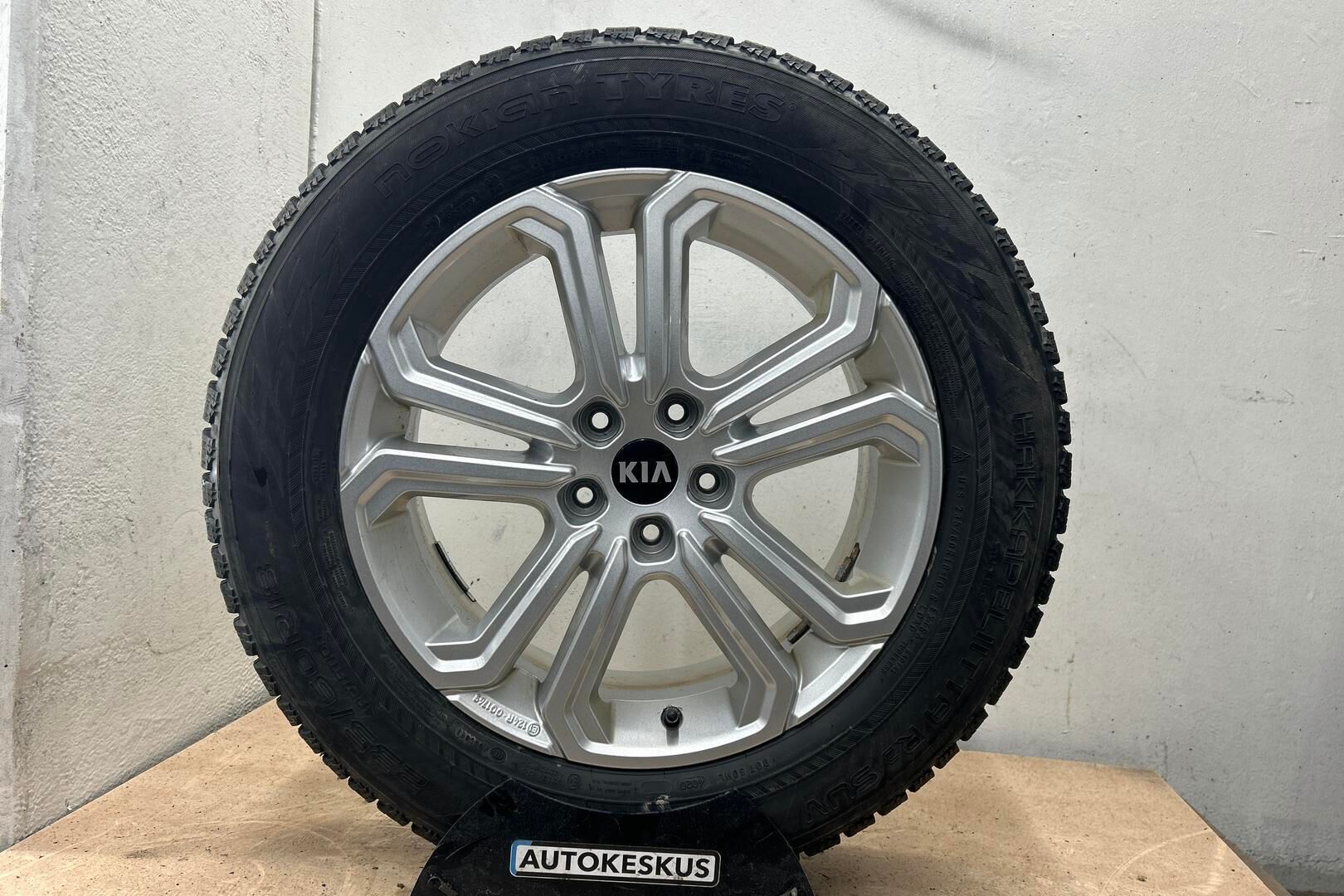 Kia Sorento iso kuva 12