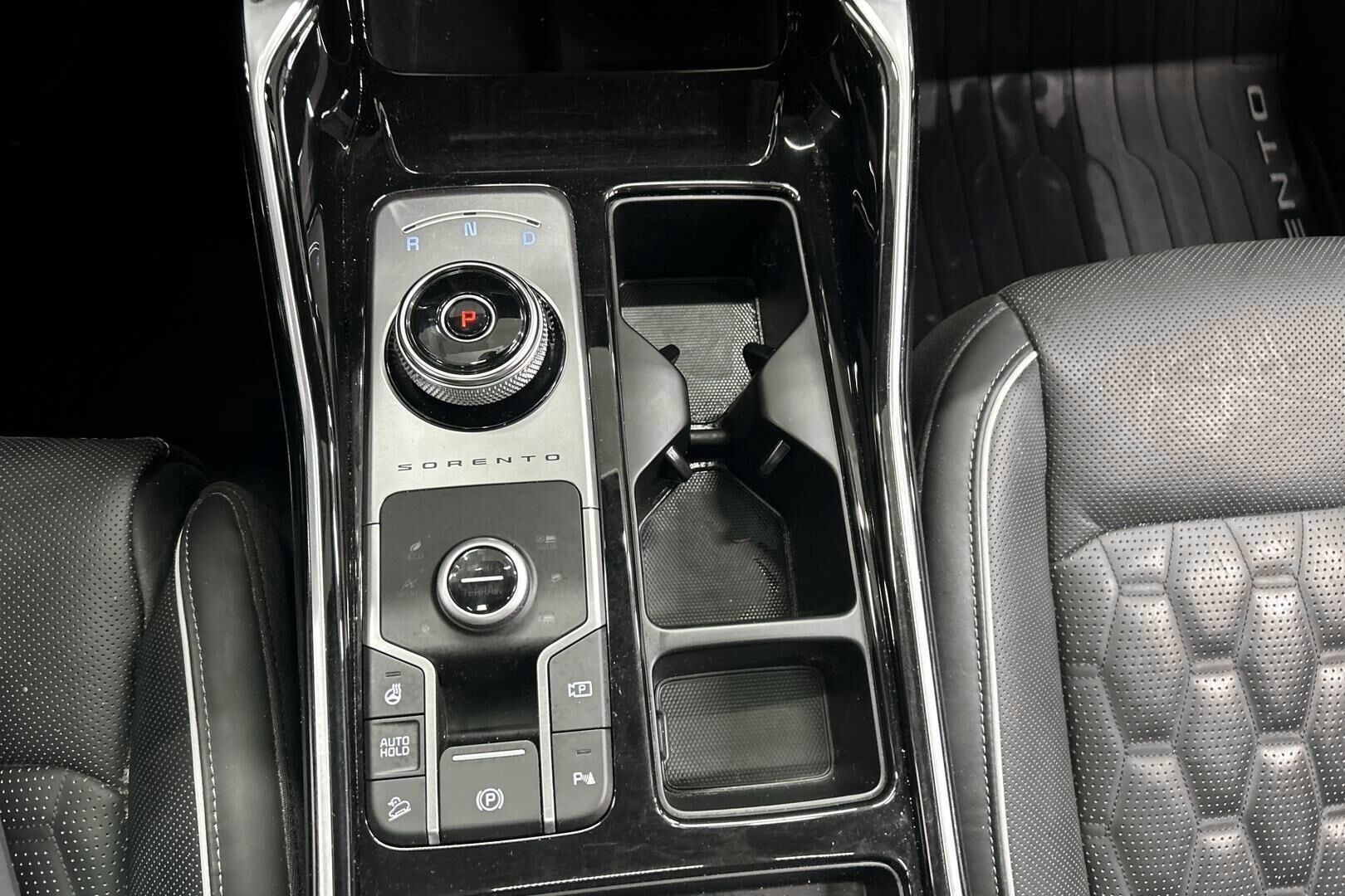 Kia Sorento iso kuva 20