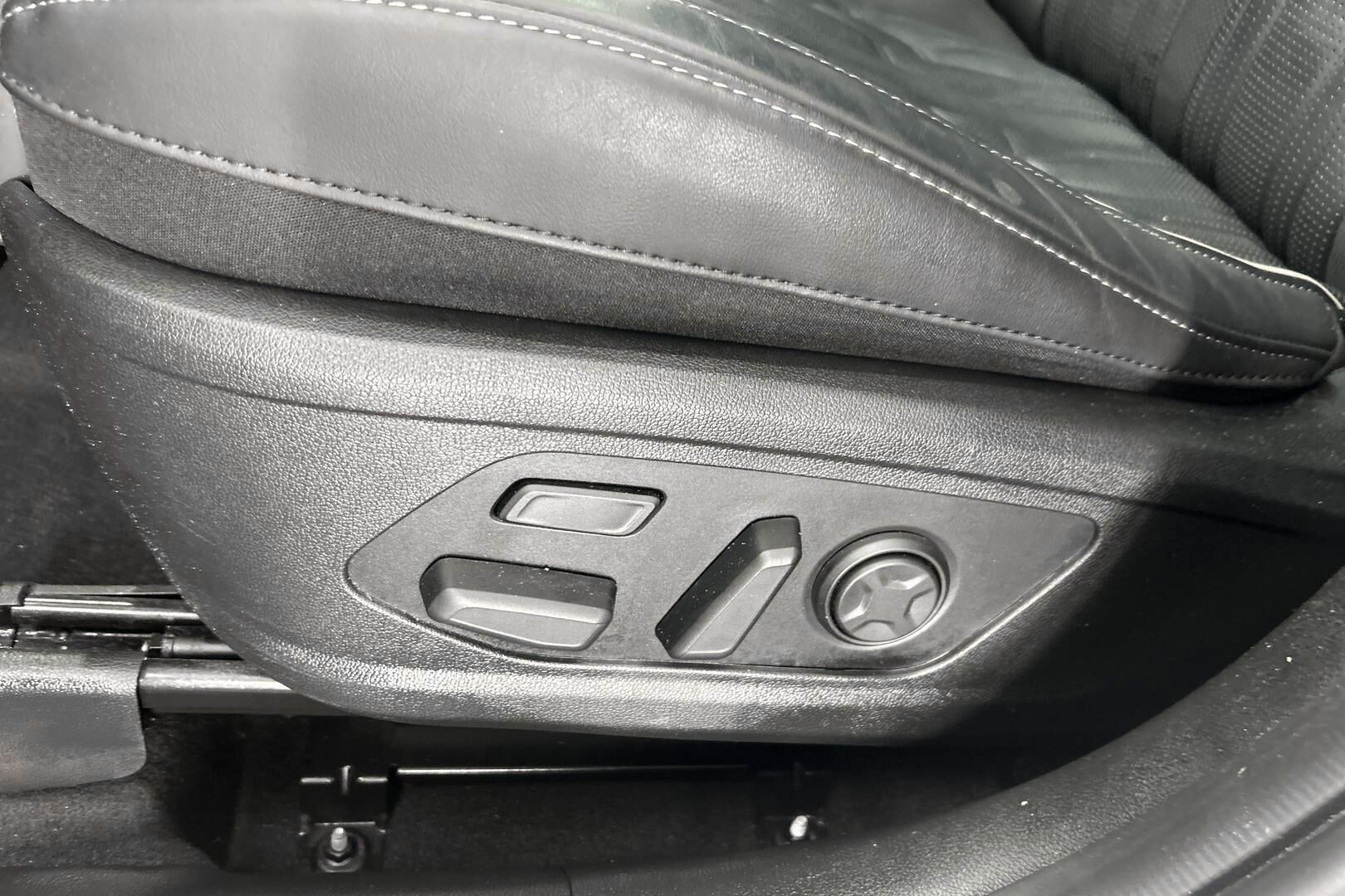 Kia Sorento iso kuva 22