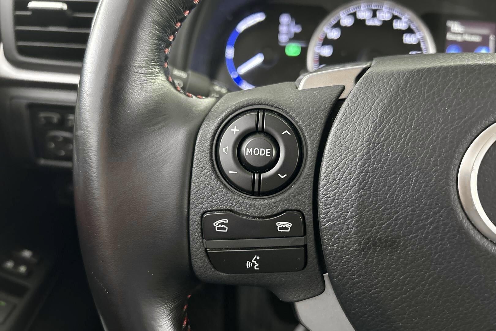 Lexus CT iso kuva 19