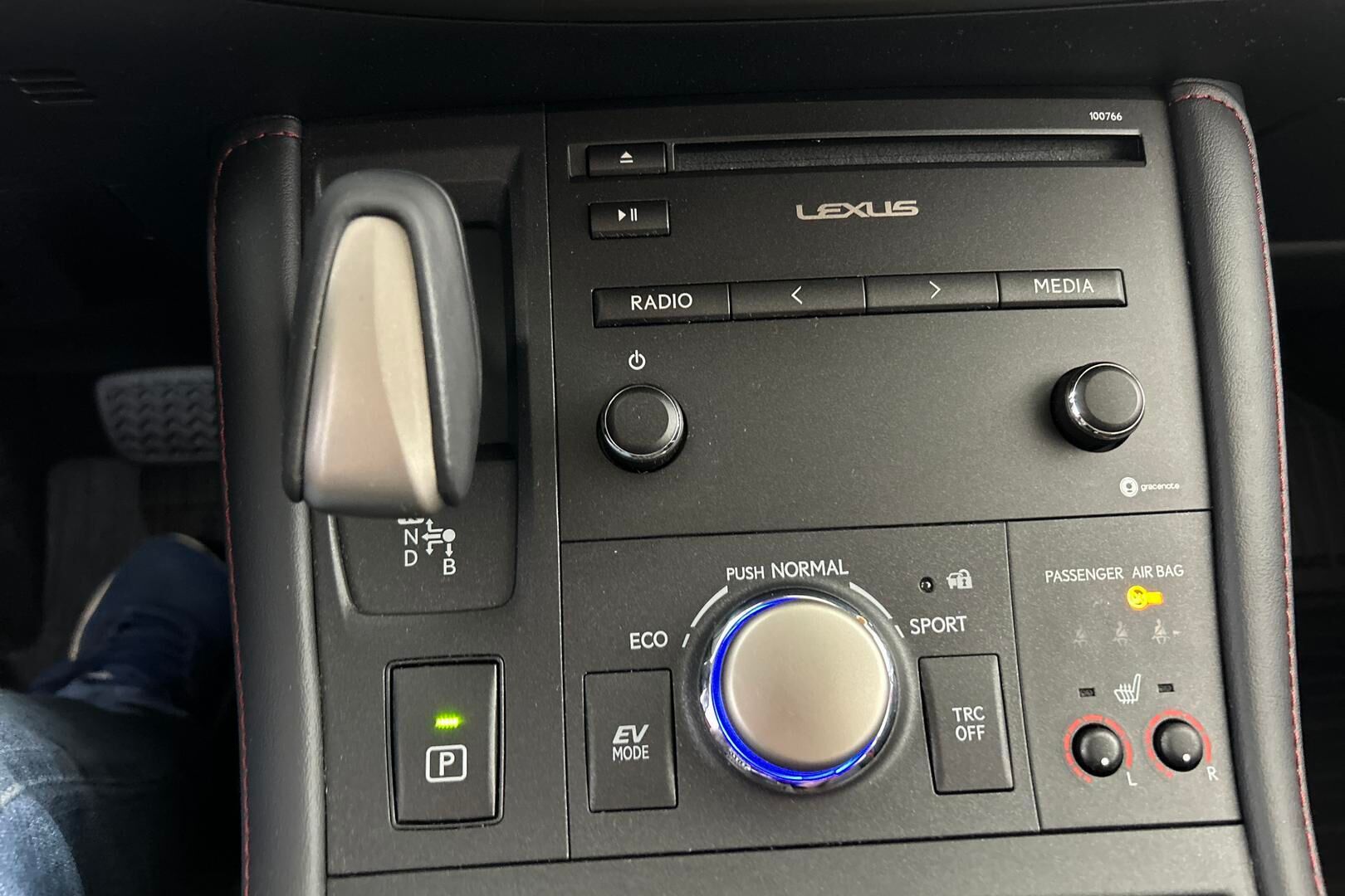 Lexus CT iso kuva 23