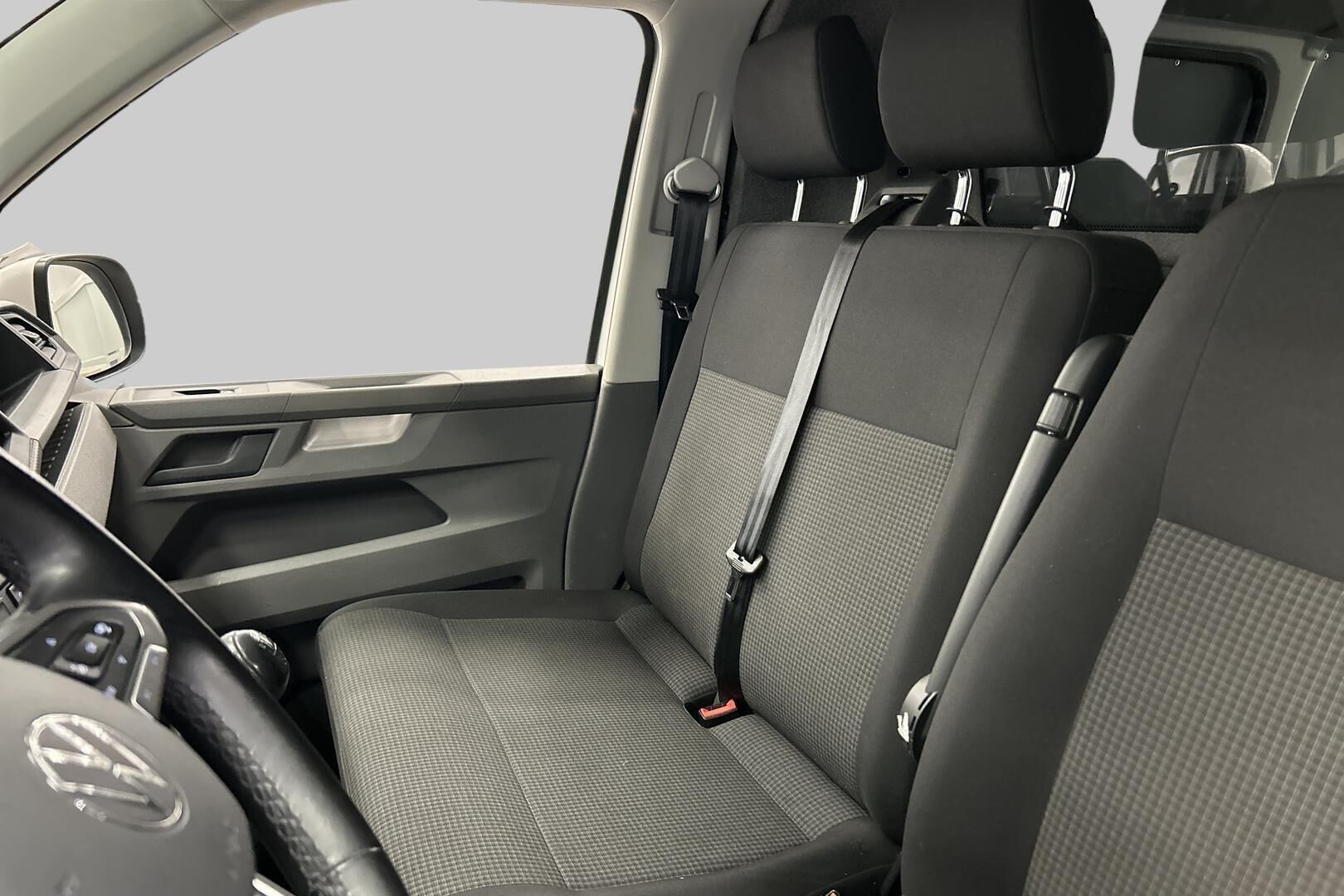 Volkswagen Transporter iso kuva 10