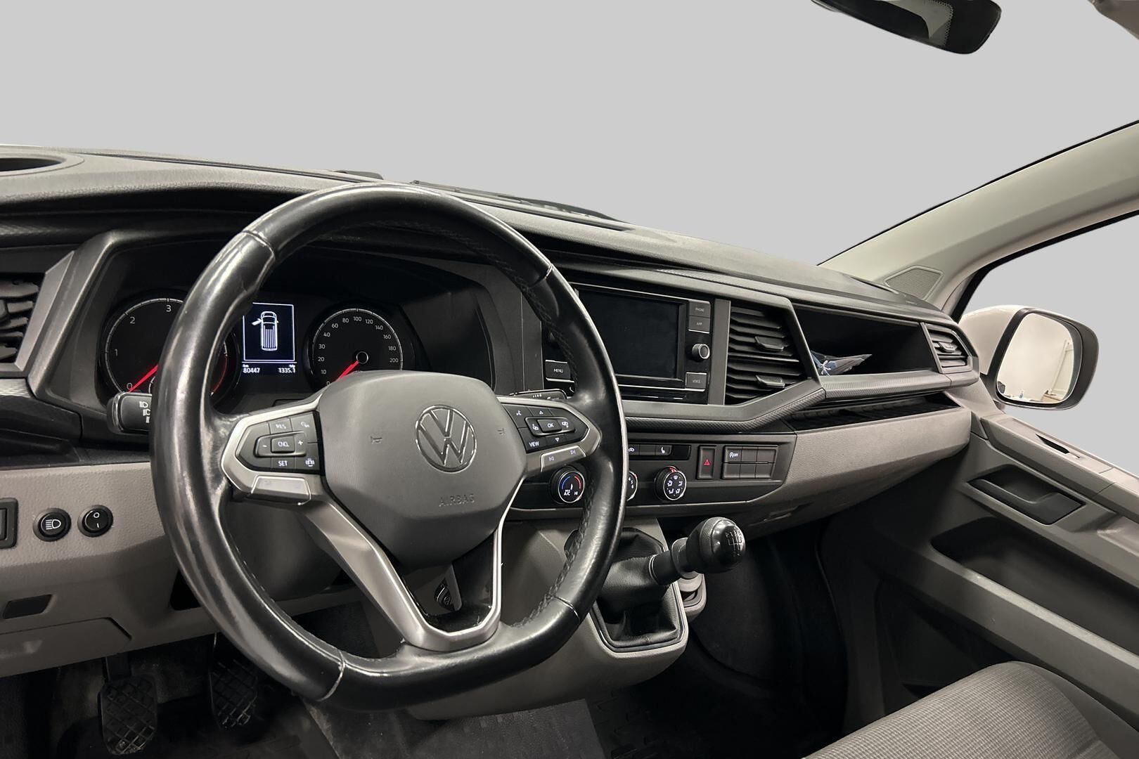 Volkswagen Transporter iso kuva 11