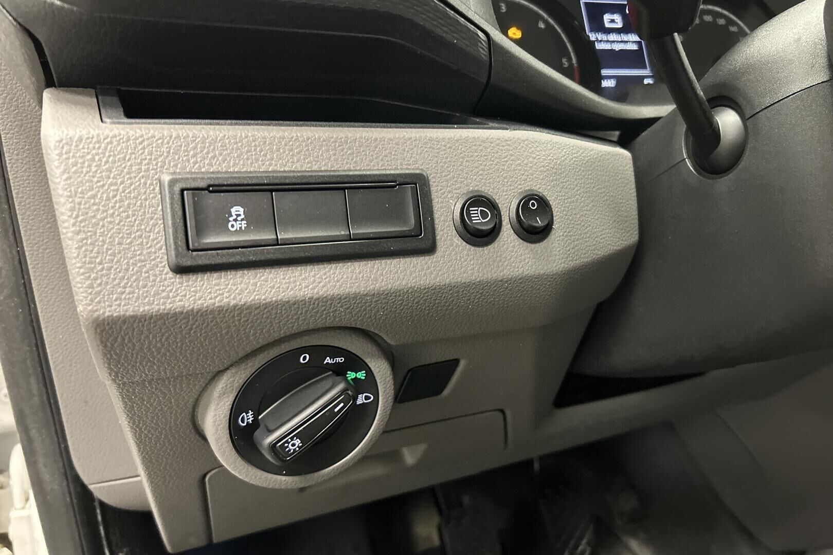 Volkswagen Transporter iso kuva 15