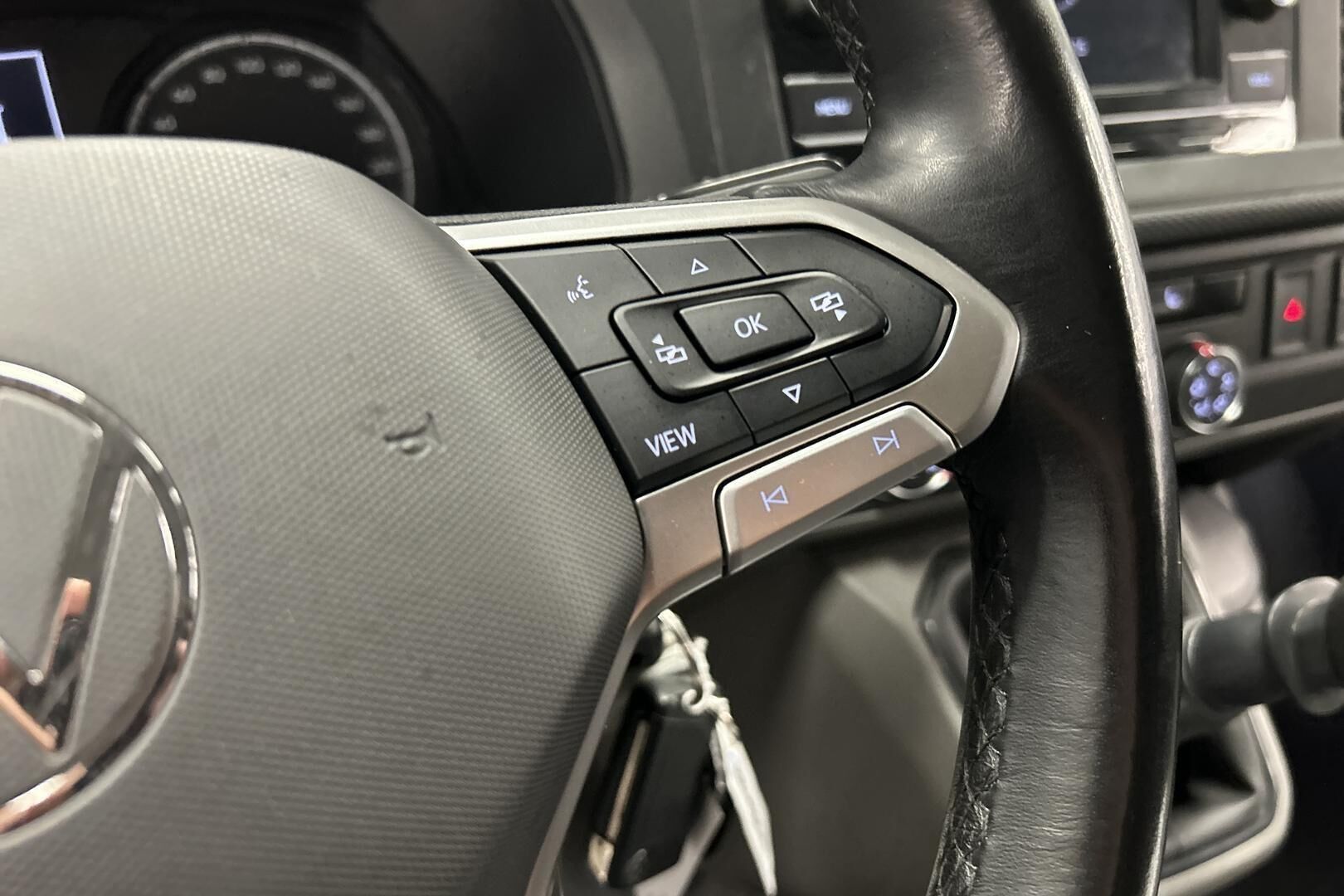 Volkswagen Transporter iso kuva 10