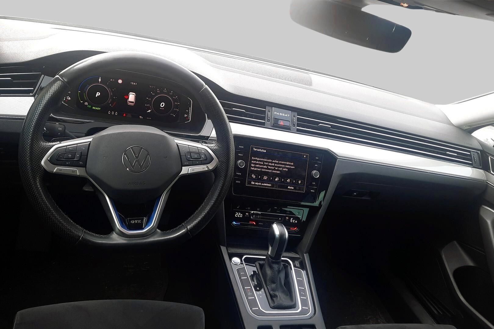 Volkswagen Passat iso kuva 2