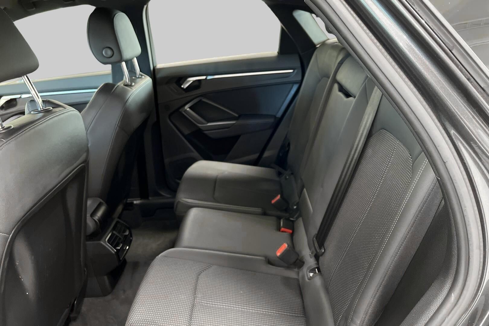Audi Q3 iso kuva 10