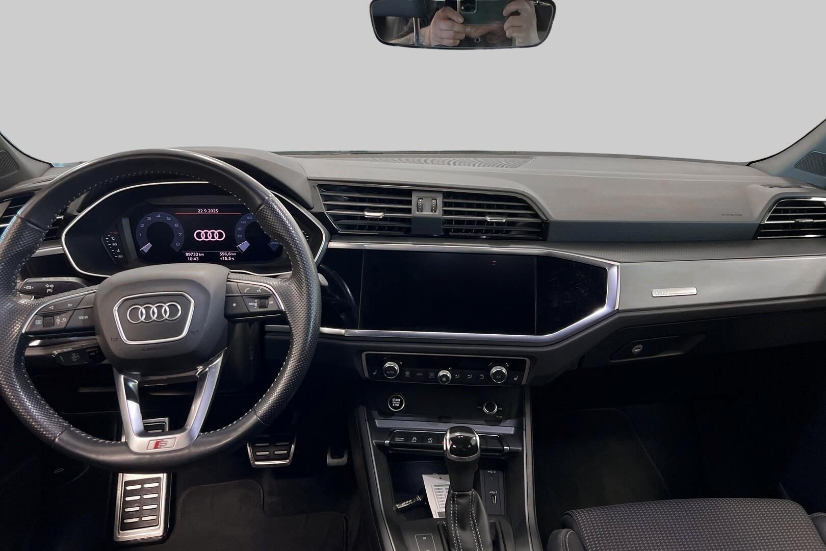 Audi Q3 iso kuva 11