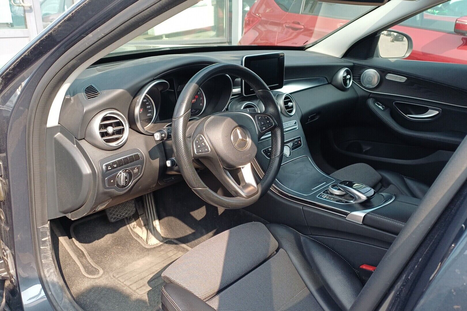 Mercedes-Benz C iso kuva 1