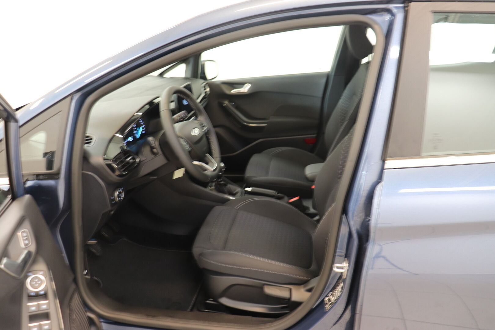 Ford Fiesta iso kuva 5