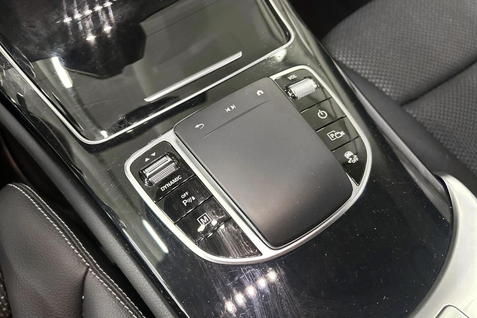 Mercedes-Benz GLC iso kuva 16