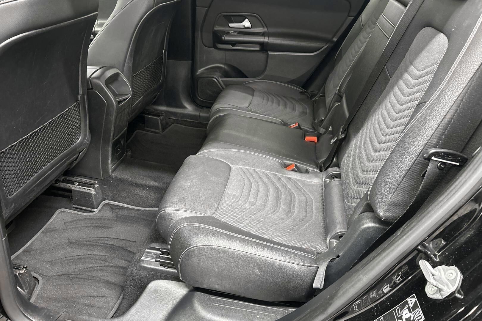 Mercedes-Benz GLB iso kuva 18