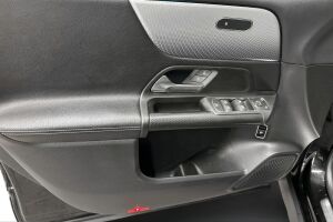 Mercedes-Benz GLB esikatselu 17