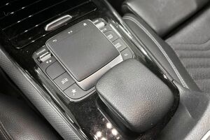 Mercedes-Benz GLB esikatselu 24