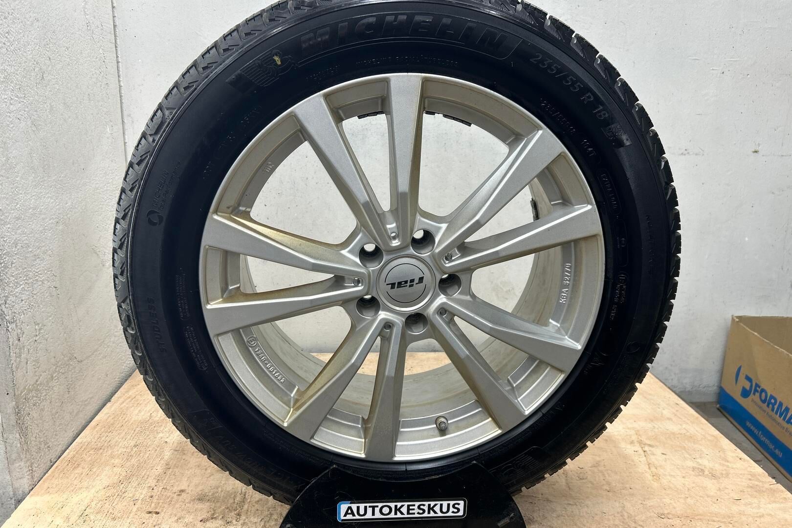 Mercedes-Benz GLB iso kuva 10
