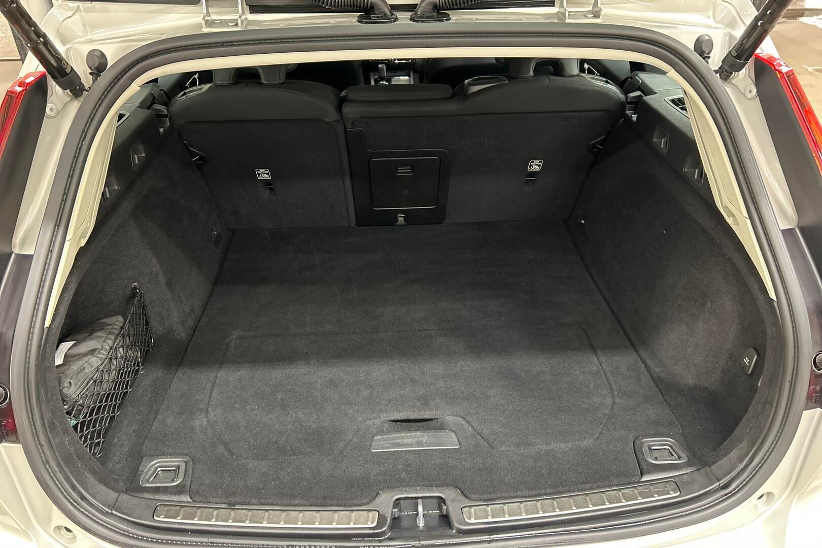 Volvo V60 iso kuva 12