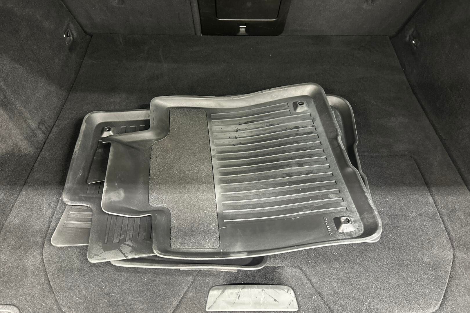 Volvo V60 iso kuva 14