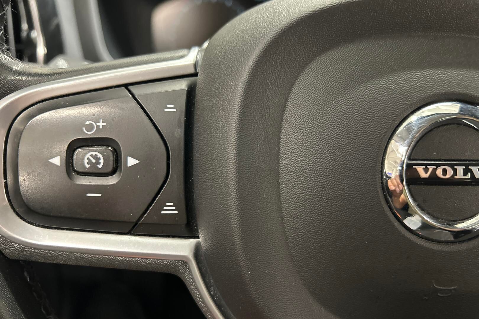 Volvo V60 iso kuva 19
