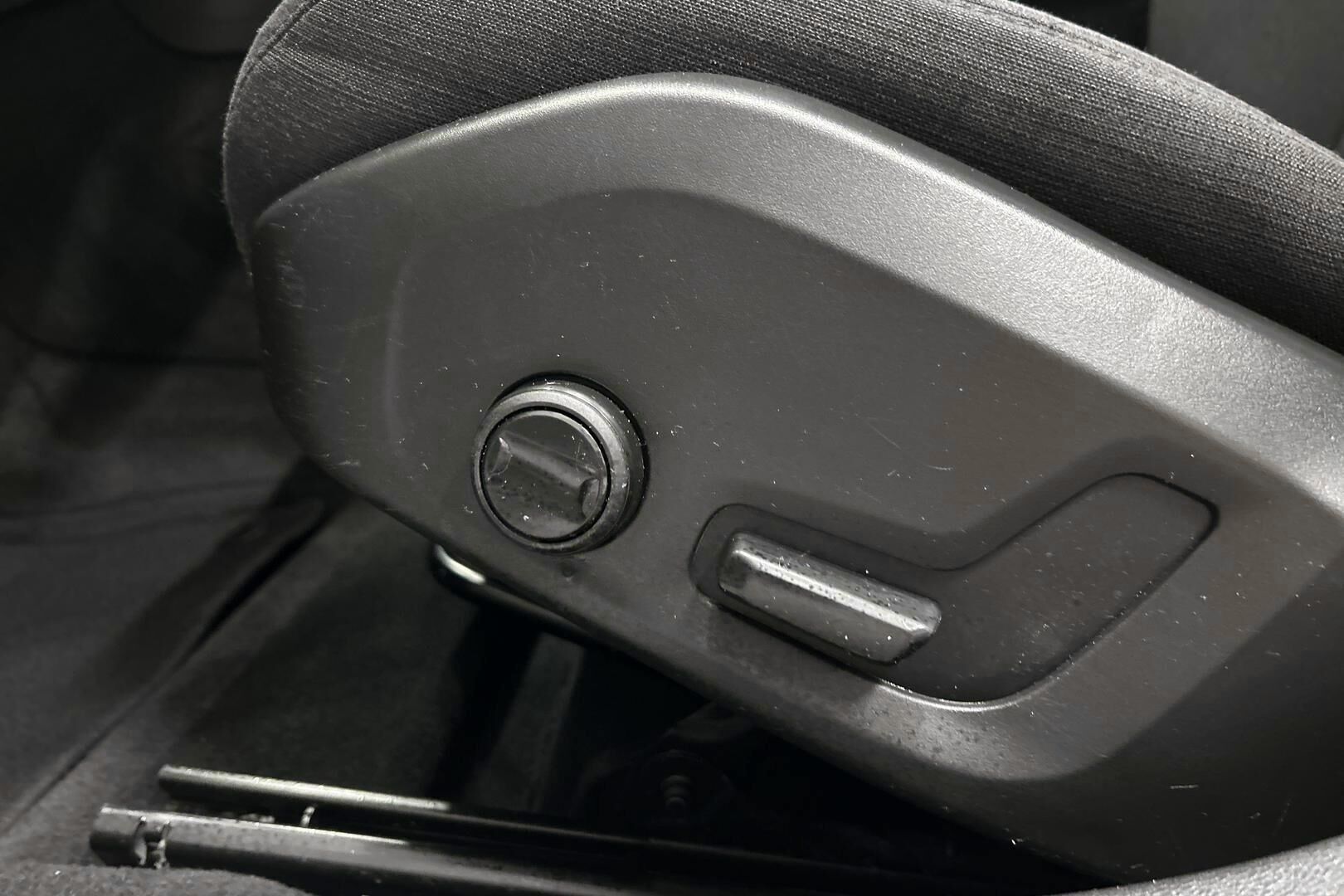 Volvo V60 iso kuva 23
