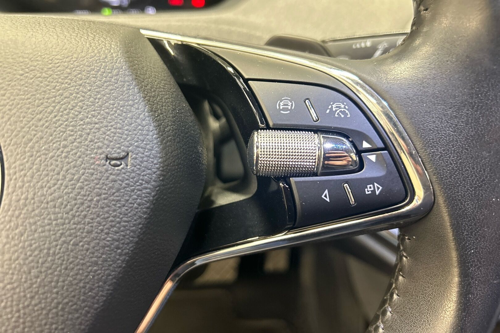 Skoda Enyaq iso kuva 14