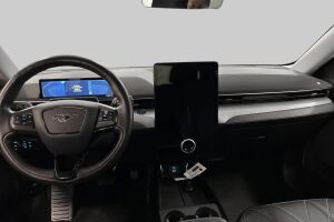 Ford Mustang Mach-E esikatselu 12