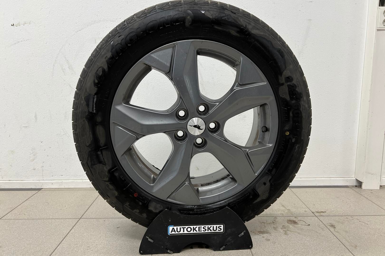 Ford Mustang Mach-E iso kuva 20