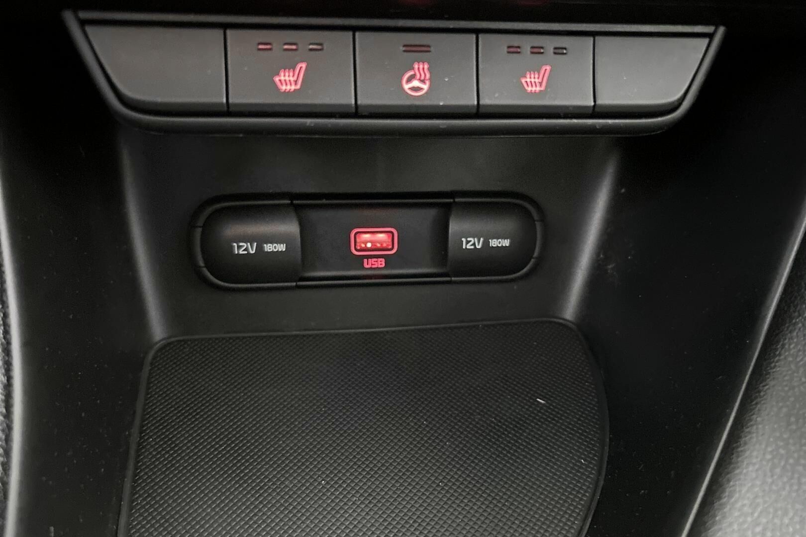 Kia Sportage iso kuva 18