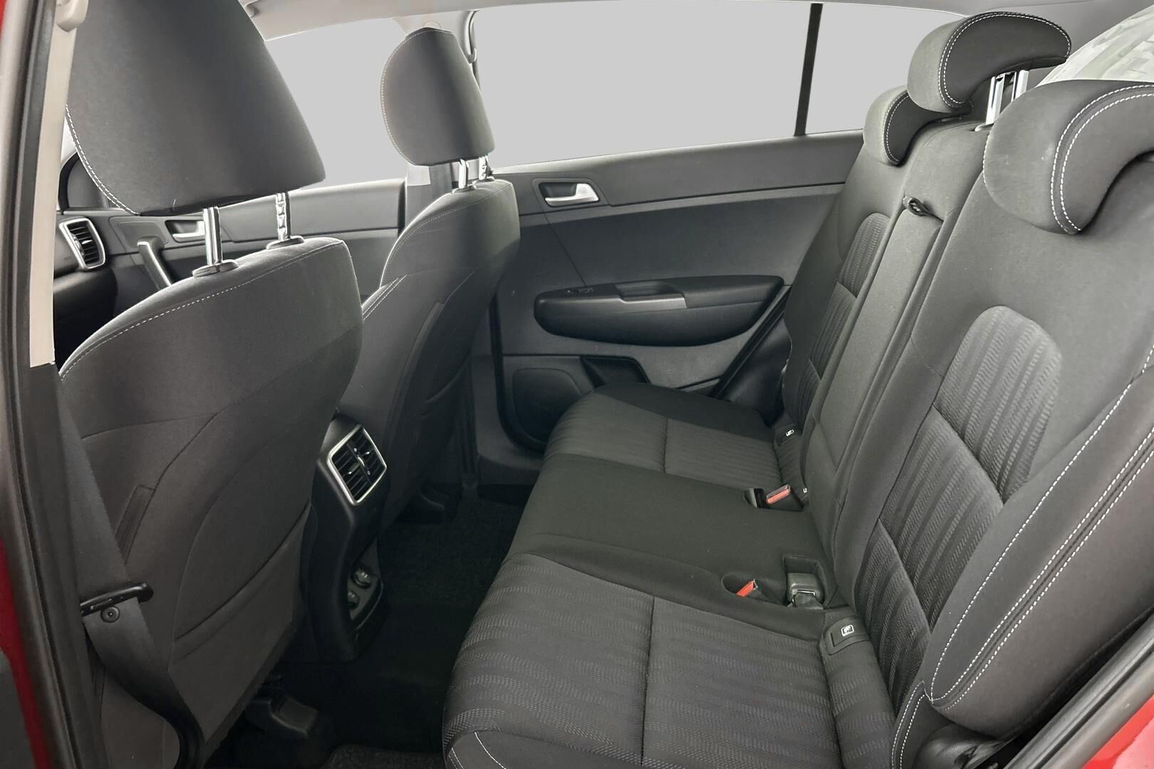 Kia Sportage iso kuva 9